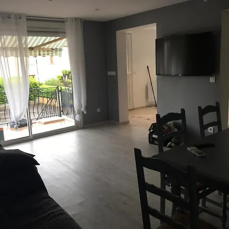 T4 +jardin+terrasse +parking بيت للعطل ليْ